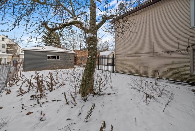8545 S Saginaw Avenue, Chicago, IL 60617