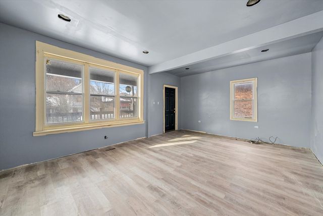 8545 S Saginaw Avenue, Chicago, IL 60617