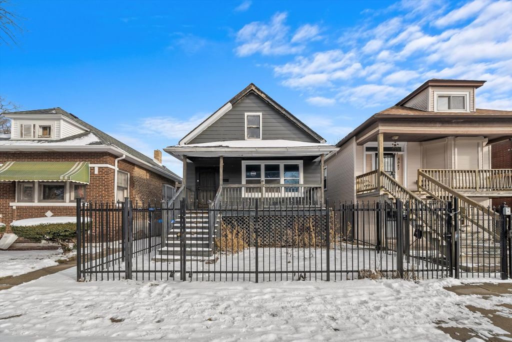 8545 S Saginaw Avenue, Chicago, IL 60617