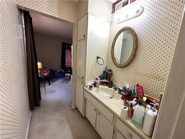 1740 N Hamilton Street H, High Point, NC 27262