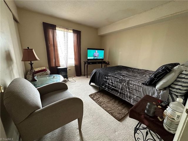 1740 N Hamilton Street H, High Point, NC 27262