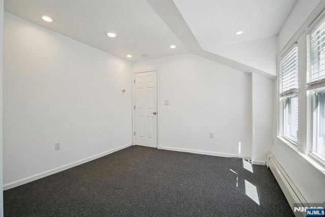 35 Hickory Street, Bloomfield, NJ 07003