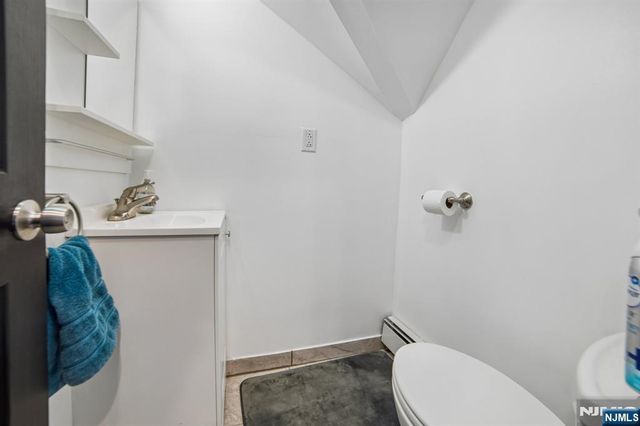 35 Hickory Street, Bloomfield, NJ 07003