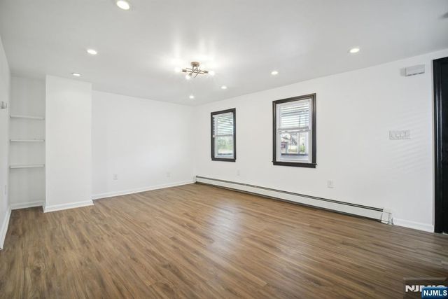 35 Hickory Street, Bloomfield, NJ 07003