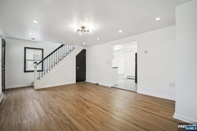 35 Hickory Street, Bloomfield, NJ 07003