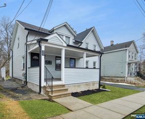 35 Hickory Street, Bloomfield, NJ 07003