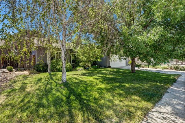 946 N Villa Street, Porterville, CA 93257