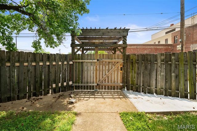 4034 Laclede Avenue A, St Louis, MO 63108