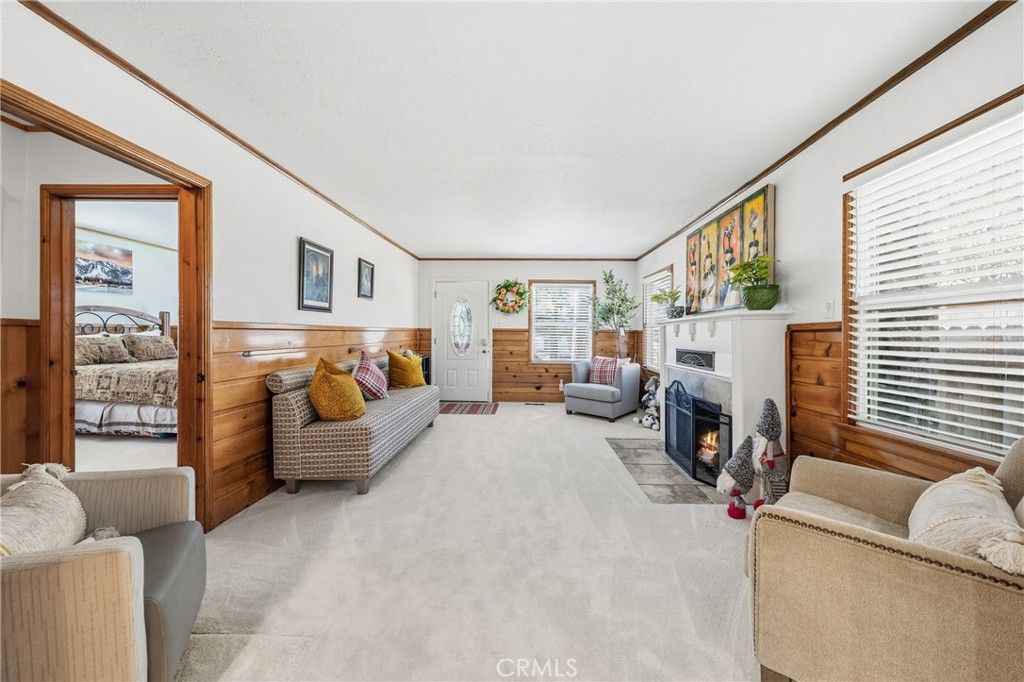 Image 10 of property listing at 195 Knoll, Big Bear Lake, CA 92315