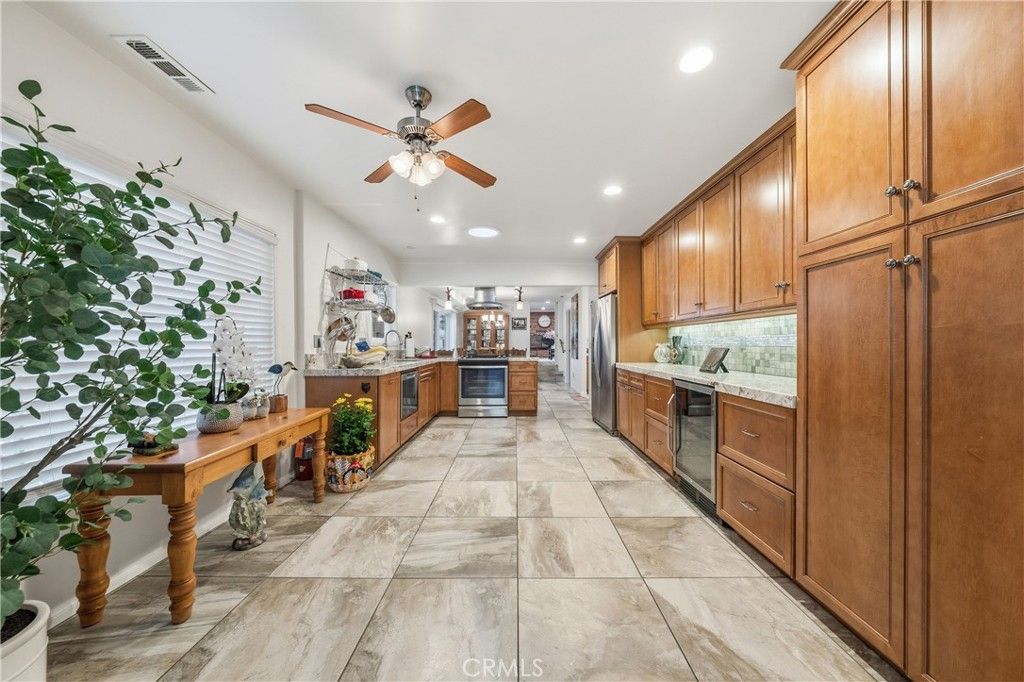 Image 12 of property listing at 195 Knoll, Big Bear Lake, CA 92315