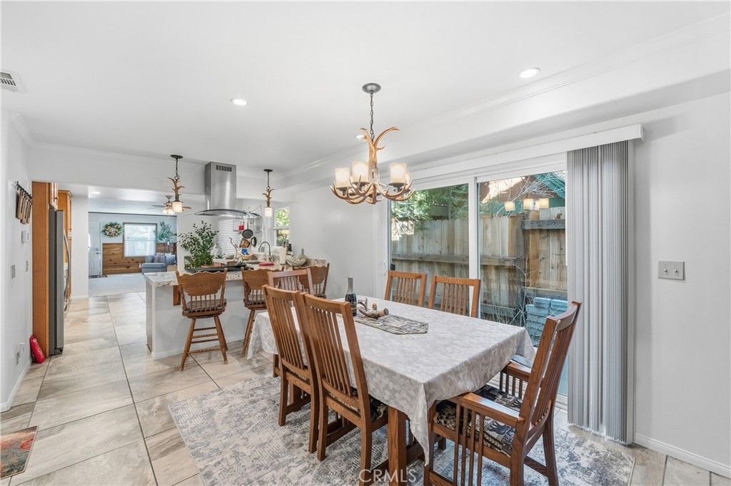 Image 18 of property listing at 195 Knoll, Big Bear Lake, CA 92315