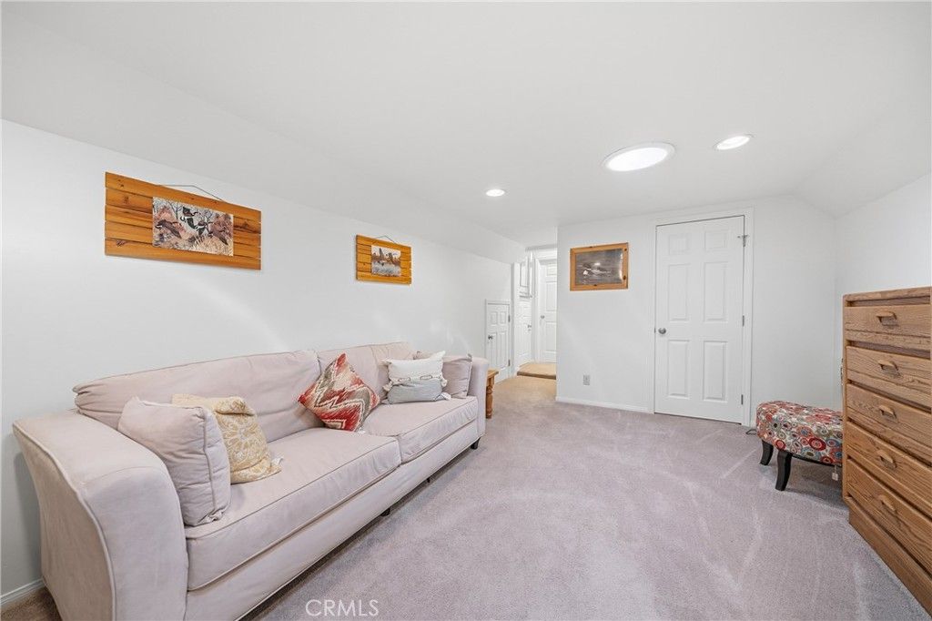 Image 36 of property listing at 195 Knoll, Big Bear Lake, CA 92315