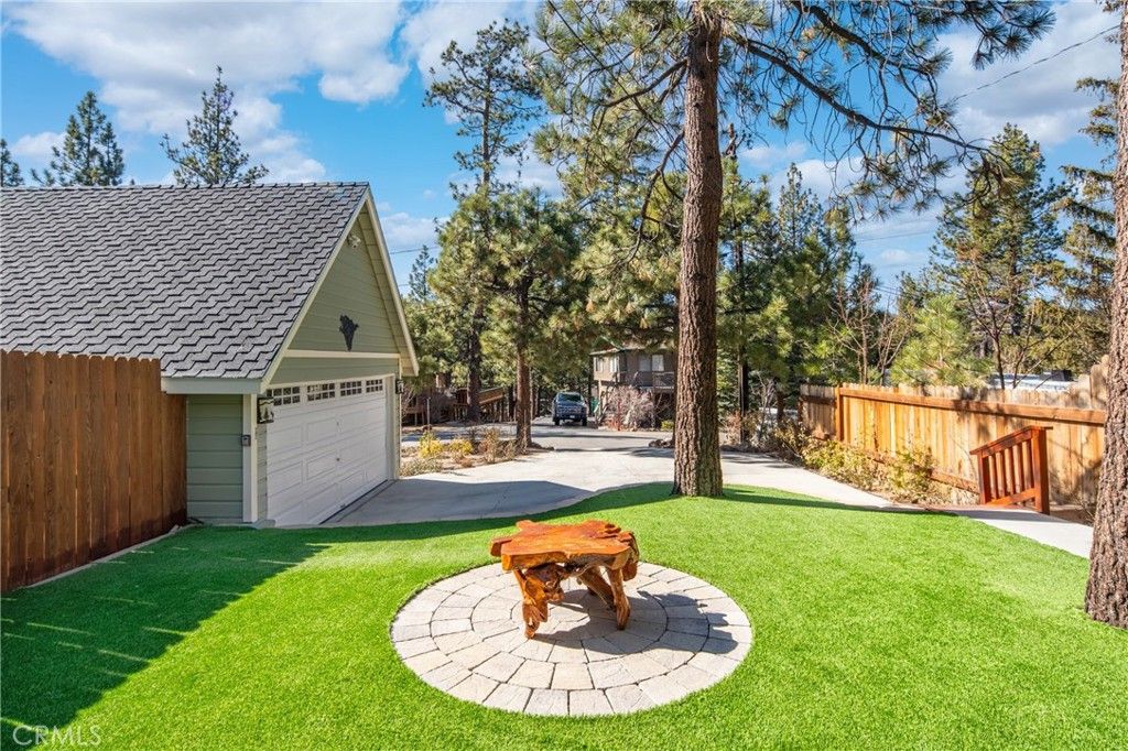 Image 46 of property listing at 195 Knoll, Big Bear Lake, CA 92315