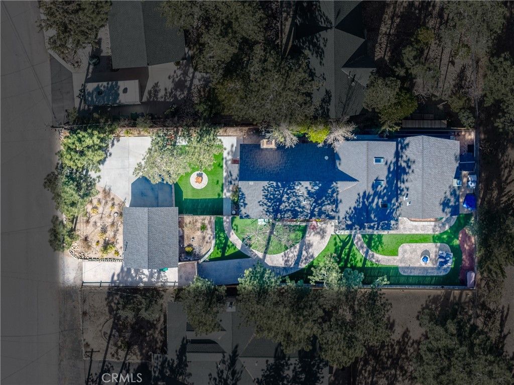 Image 52 of property listing at 195 Knoll, Big Bear Lake, CA 92315