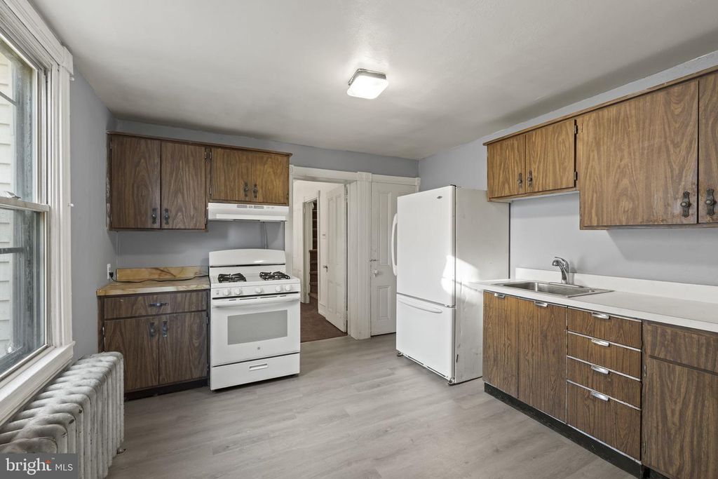 Image 10 of property listing at 1147 POTTER ST, Chester, PA 19013