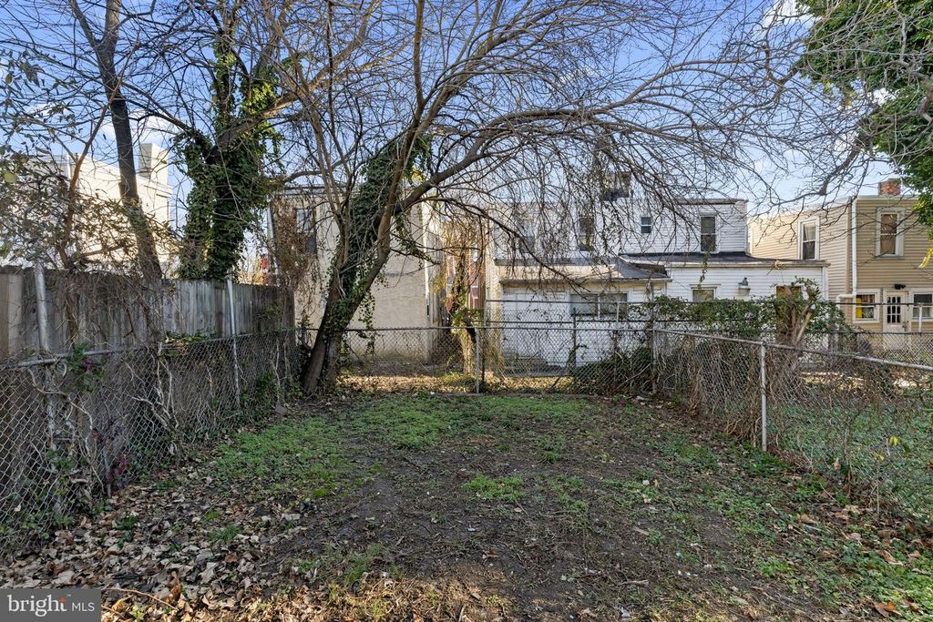 Image 12 of property listing at 1147 POTTER ST, Chester, PA 19013