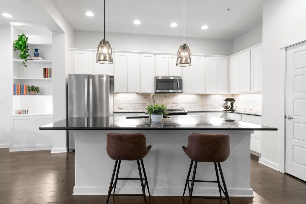 2204 Robert Browning ST, Austin, TX 78723