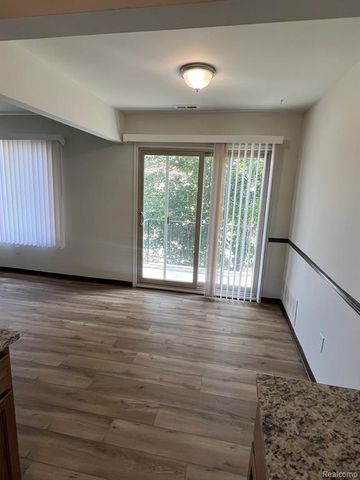 48567 Roma Valley Drive E6, Shelby Twp, MI 48317