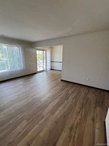 48567 Roma Valley Drive E6, Shelby Twp, MI 48317
