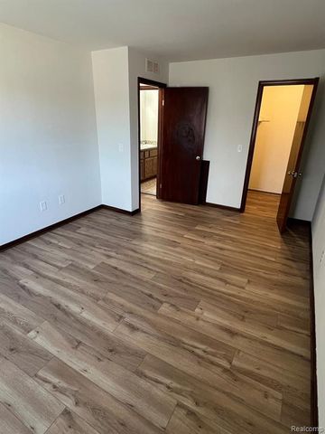 48567 Roma Valley Drive E6, Shelby Twp, MI 48317