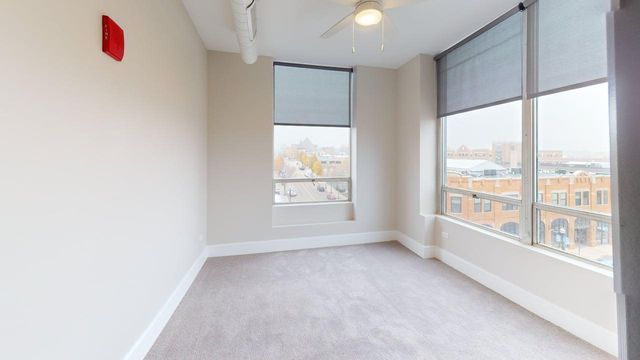 40 DuPage Court 409, Elgin, IL 60120