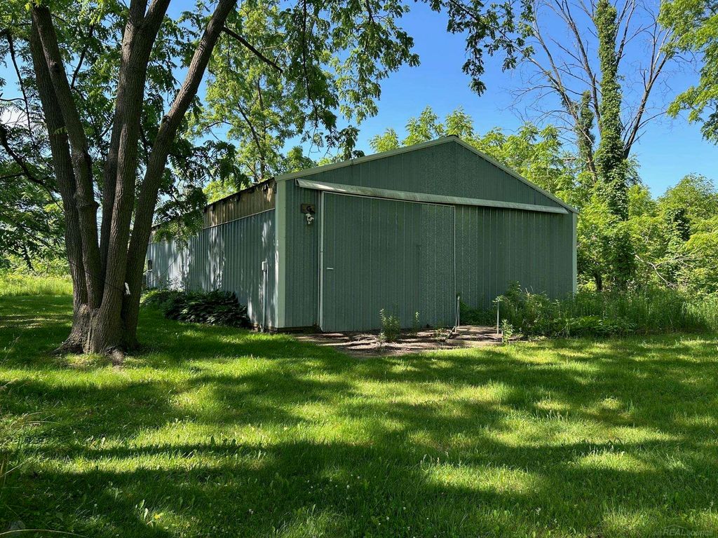 4550 Snover Road, Bridgehampton Twp, MI 48427