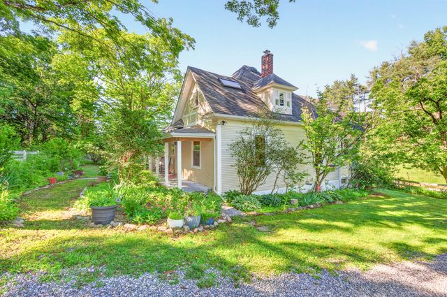 176 Shawsville NE, Check, VA 24072
