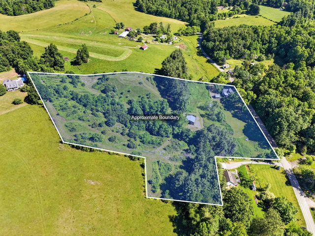 176 Shawsville NE, Check, VA 24072