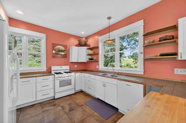 176 Shawsville NE, Check, VA 24072