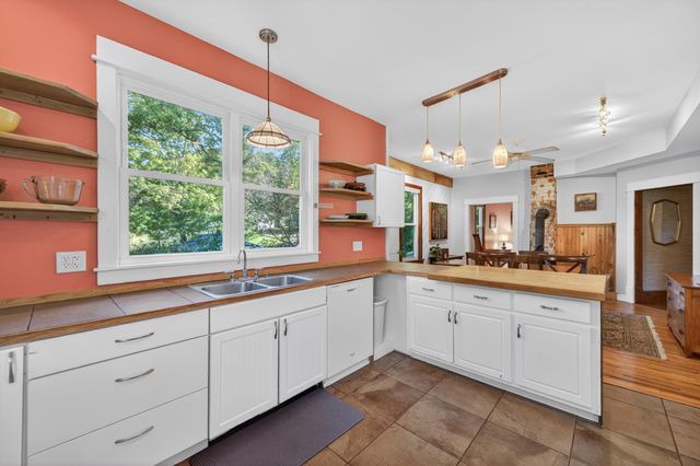 176 Shawsville NE, Check, VA 24072
