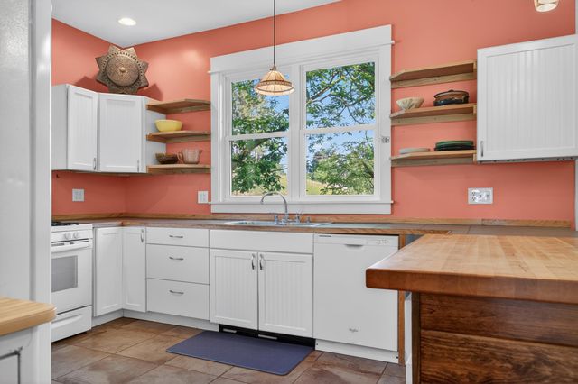 176 Shawsville NE, Check, VA 24072