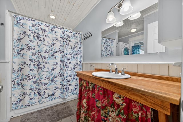 176 Shawsville NE, Check, VA 24072