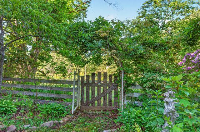176 Shawsville NE, Check, VA 24072