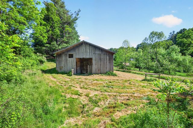 176 Shawsville NE, Check, VA 24072