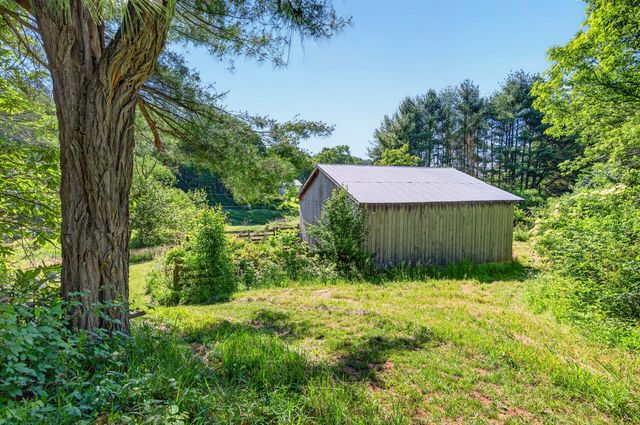 176 Shawsville NE, Check, VA 24072