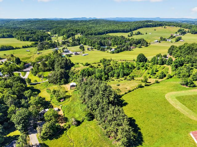 176 Shawsville NE, Check, VA 24072