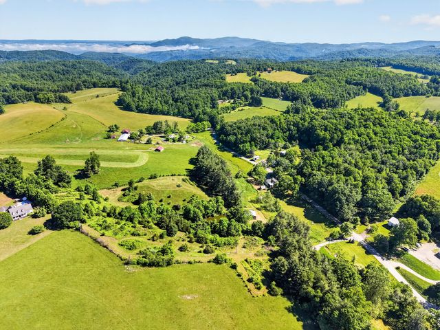 176 Shawsville NE, Check, VA 24072
