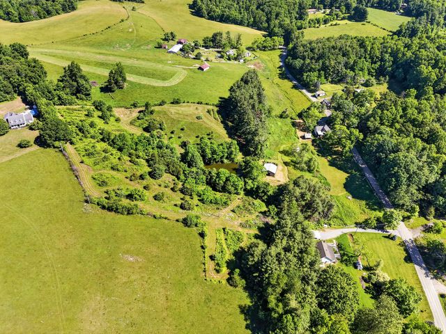 176 Shawsville NE, Check, VA 24072
