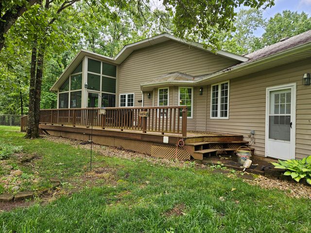 9726 County Road 8530, West Plains, MO 65775