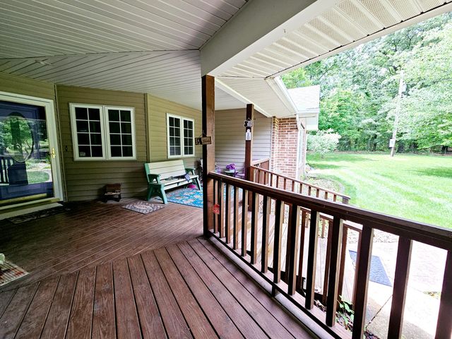 9726 County Road 8530, West Plains, MO 65775