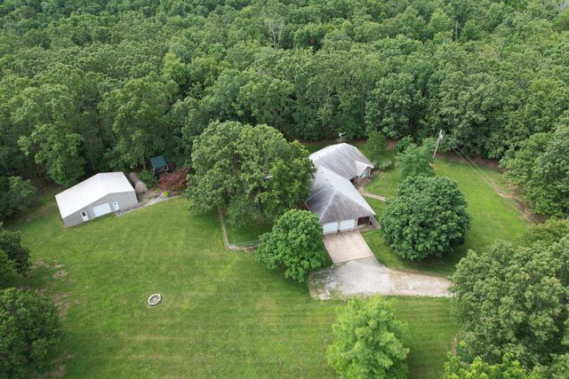 9726 County Road 8530, West Plains, MO 65775