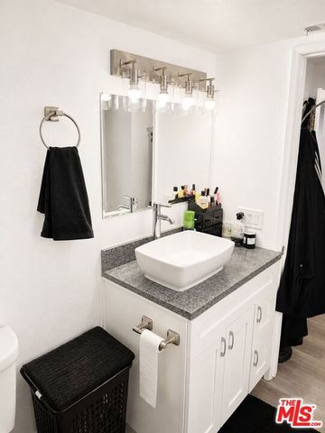 4451 Don Ricardo Drive 7, Los Angeles, CA 90008