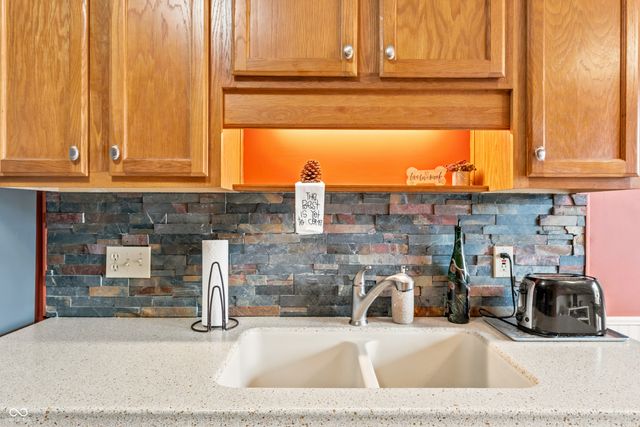 5156 Memphis Court, Columbus, IN 47203