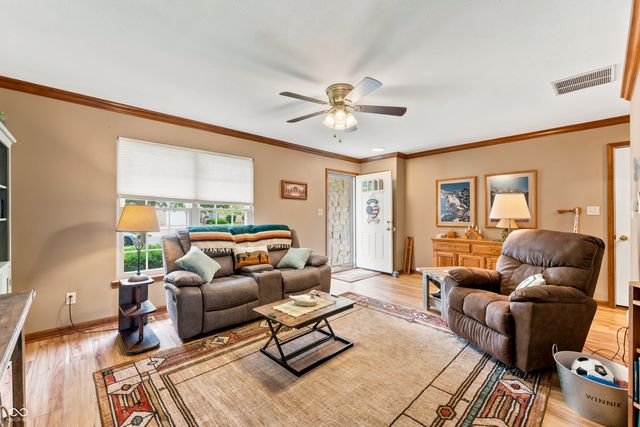5156 Memphis Court, Columbus, IN 47203
