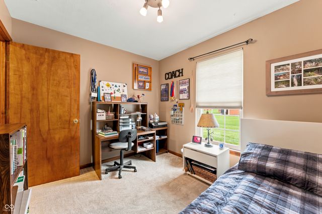 5156 Memphis Court, Columbus, IN 47203