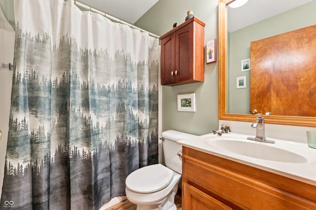 5156 Memphis Court, Columbus, IN 47203