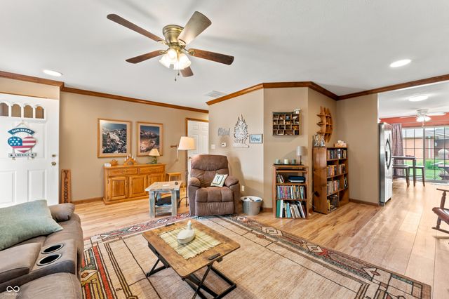 5156 Memphis Court, Columbus, IN 47203