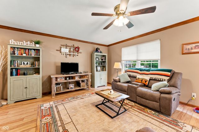 5156 Memphis Court, Columbus, IN 47203