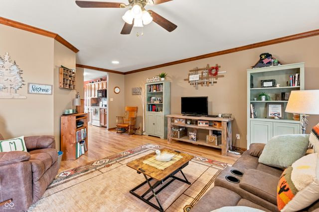 5156 Memphis Court, Columbus, IN 47203