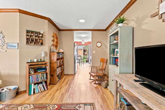 5156 Memphis Court, Columbus, IN 47203
